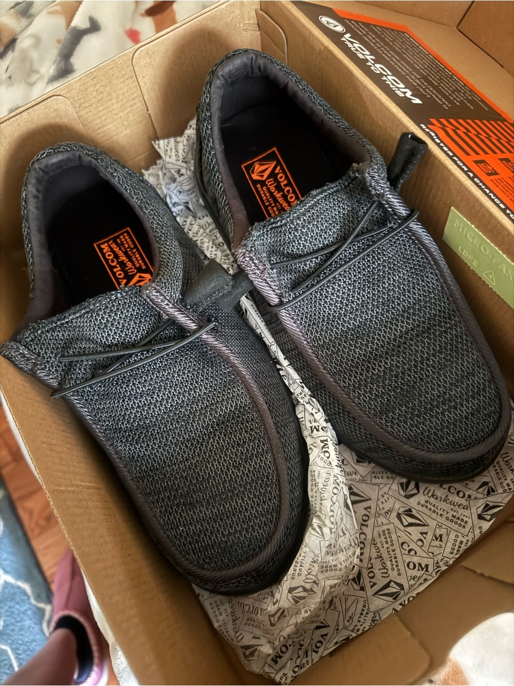 Volcom women  Knit Slip-On Loafers in Charcoal